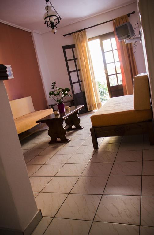 Hesperia Hotel Karlóvaszi Kültér fotó