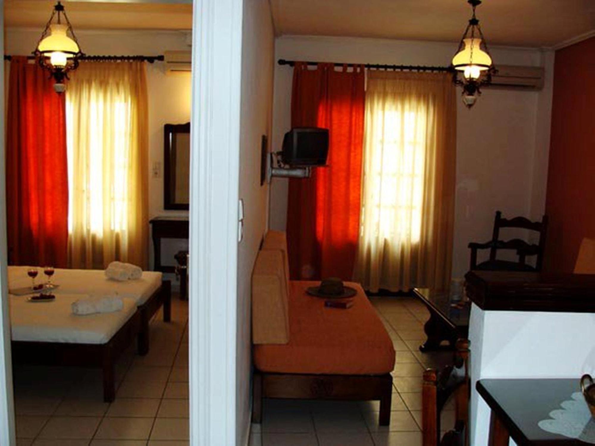 Hesperia Hotel Karlóvaszi Kültér fotó